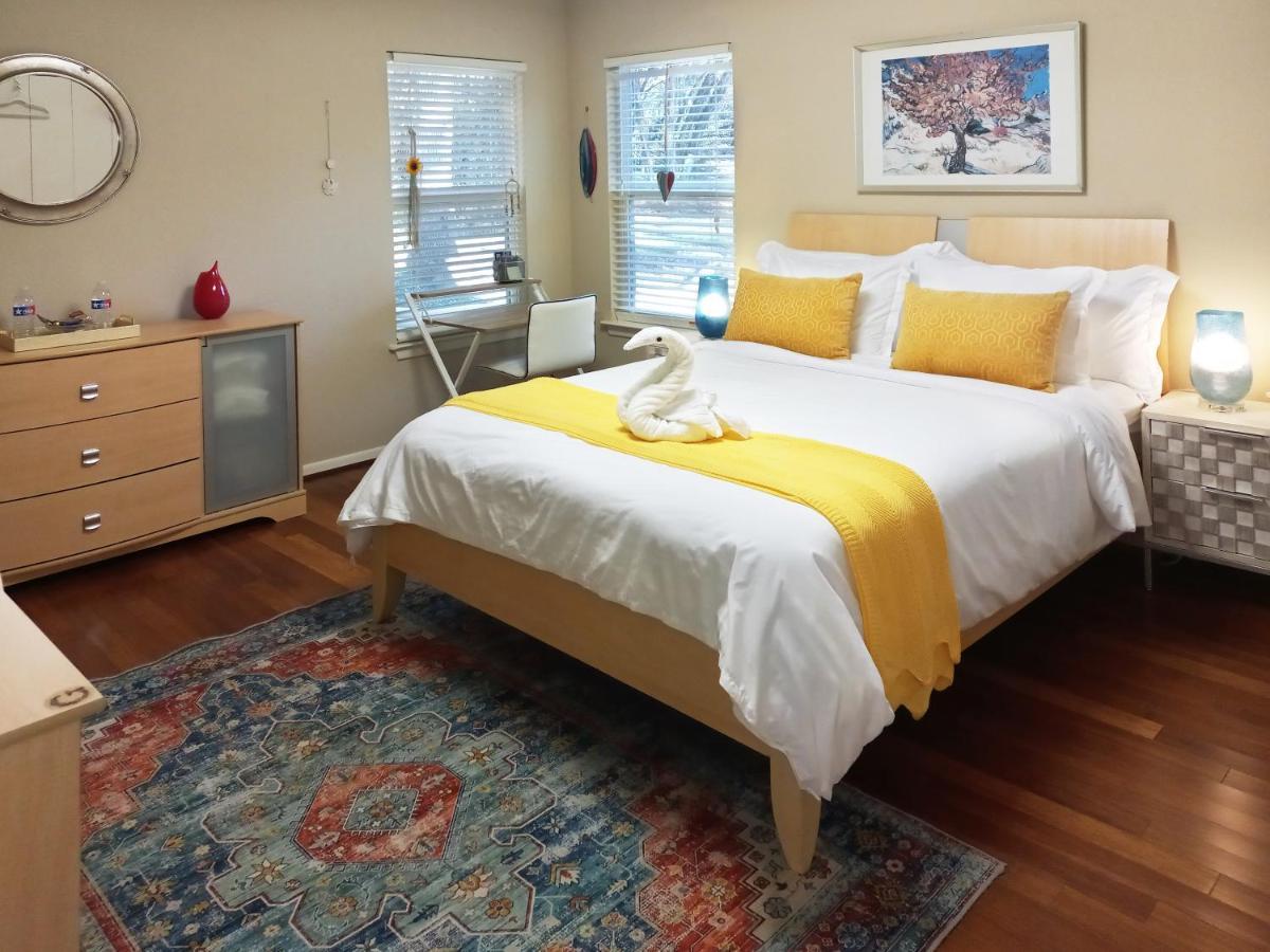 Master Bedroom With King Bed-Free-Wifi-Snack-Parkg In Relaxing Oasis San Marcos Eksteriør billede